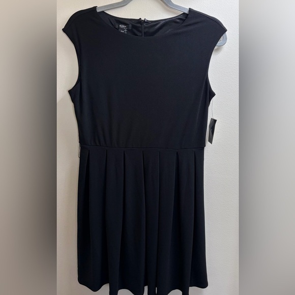 Alfani Dresses & Skirts - Alfani Petite Medium Black Fit & Flare Pleated Dress NWT